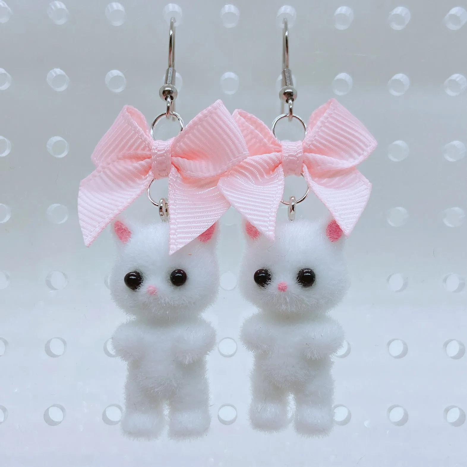 Fuzzy Kitty Earrings (2 Colors)