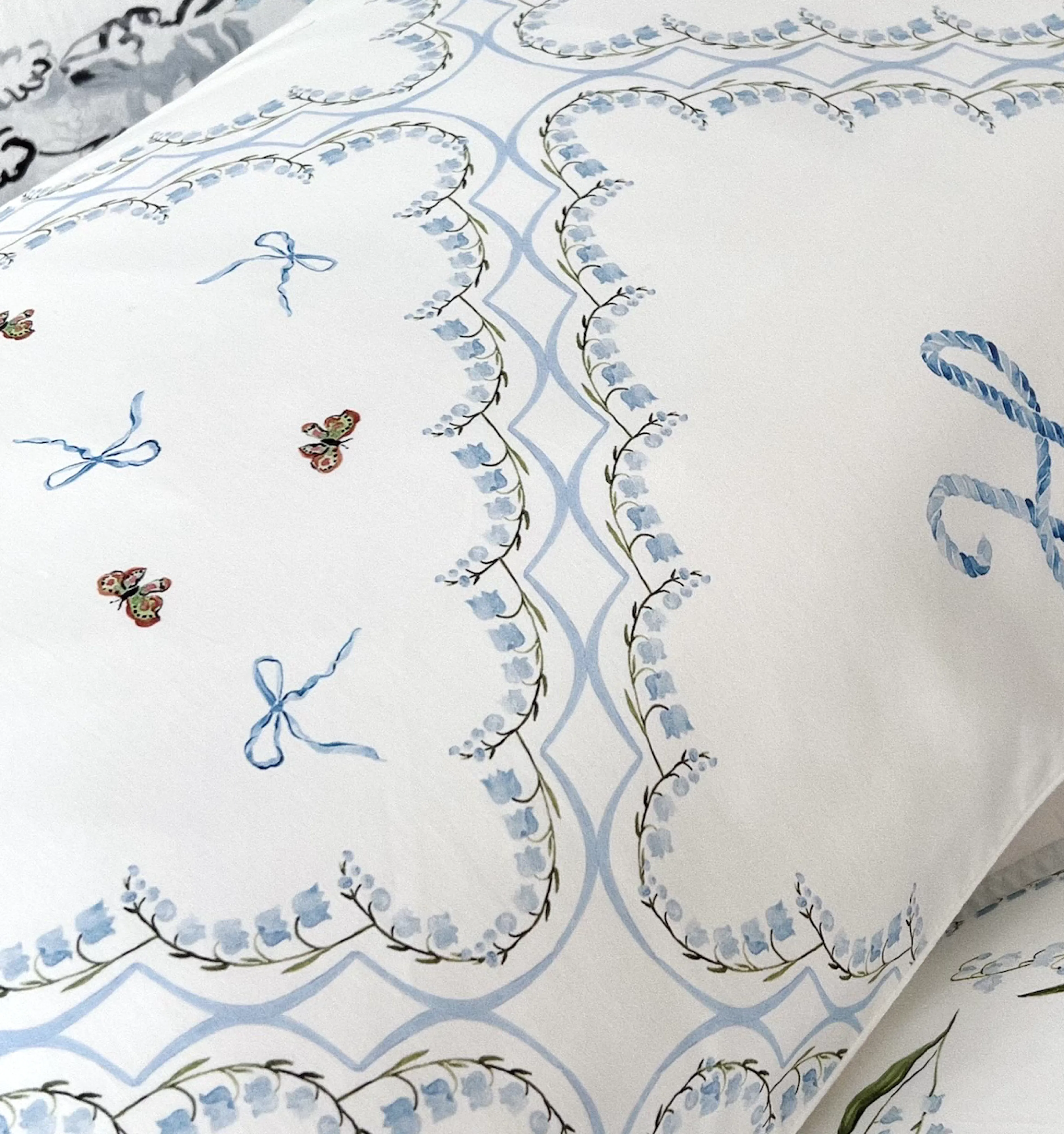 The Sheet Set - White Floral Patchwork